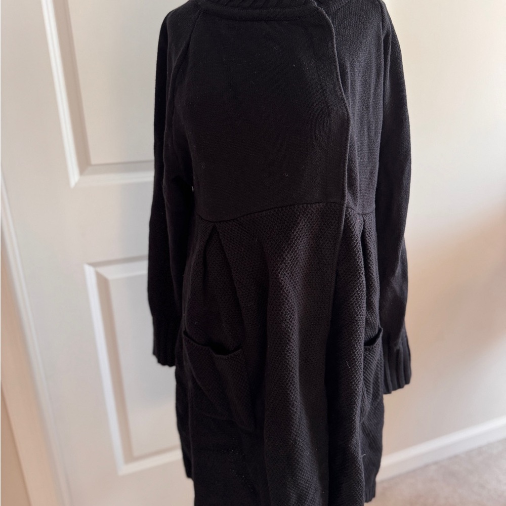 Seraphine Black Long Sleeve Coat with three snaps